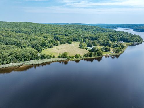 17B Massapeag Point Road, Montville, CT, 06382 | Card Image