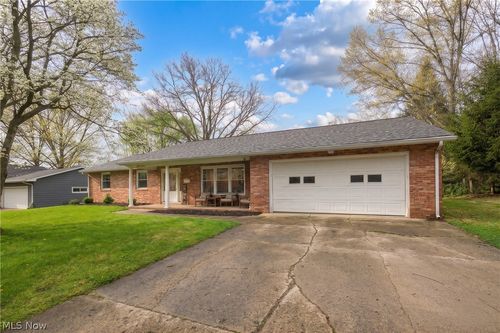 819 E 5th St, Dover, OH, 44622-1325 | Card Image