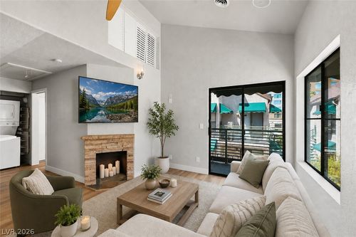 204-440 Elm Dr, Las Vegas, NV, 89169-3670 | Card Image