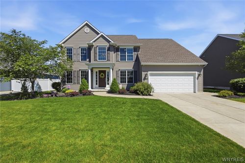 33 Hidden Meadow Xing, Lancaster, NY, 14086-3279 | Card Image