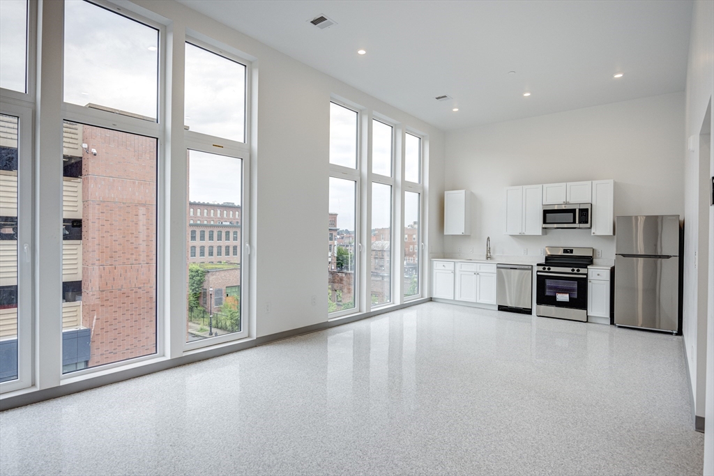 Residential Lease in Lowell