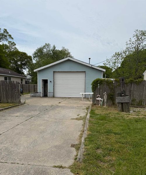 31 E Atlantic Avenue, Cape May Court House, NJ, 08210 | Card Image