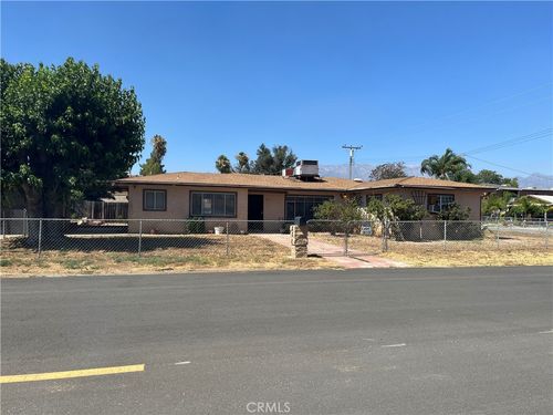 852 E 7th St, Beaumont, CA, 92223-2308 | Card Image