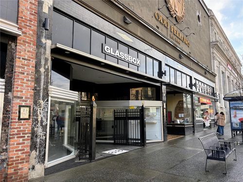 {{alt}} | Card Image