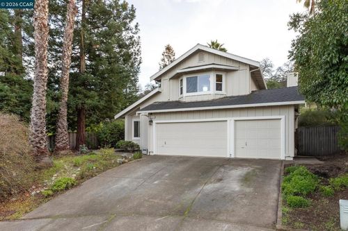 53 Paso Nogal Ct, Pleasant Hill, CA, 94523-1700 | Card Image