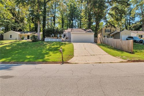 5061 Martins Crossing Rd, Stone Mountain, GA, 30088-1917 | Card Image