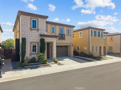 20752 Spruce Cir, Porter Ranch, CA, 91326-4955 | Card Image