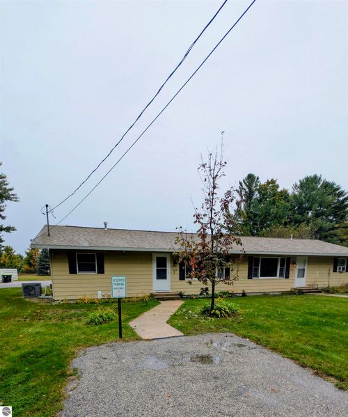 2-8982 Homestead Rd, Benzonia, MI, 49616-9809 | Card Image