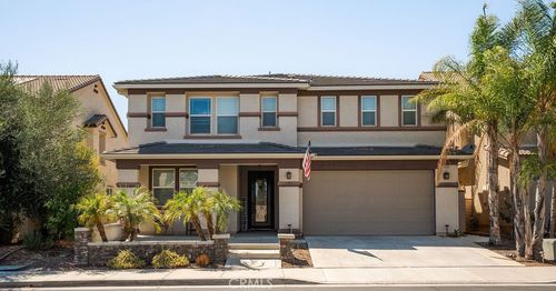 39099 Crown Ranch Rd, Temecula, CA, 92591-3932 | Card Image