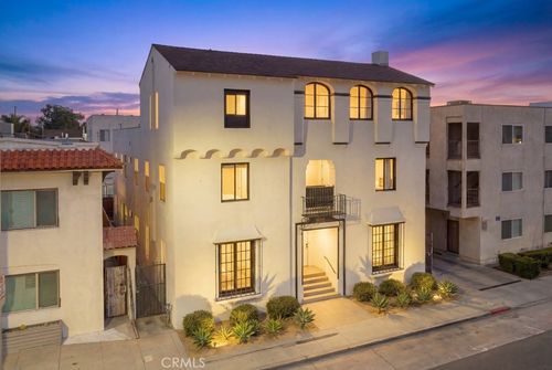 1827 E 4th St, Long Beach, CA, 90802-2490 | Card Image