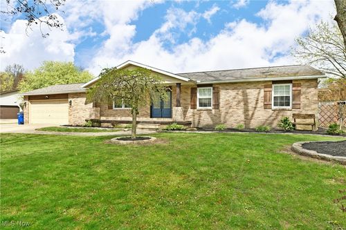 288 Butternut Cir, Cortland, OH, 44410-1102 | Card Image