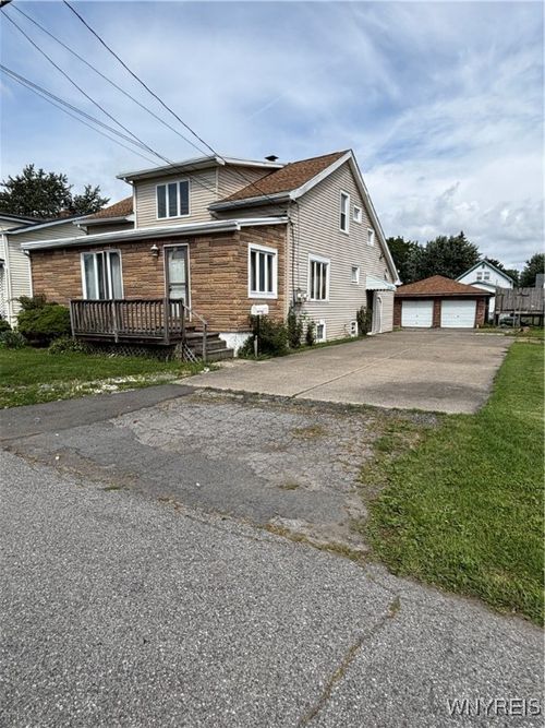 46 Paxford Pl, West Seneca, NY, 14224-2637 | Card Image