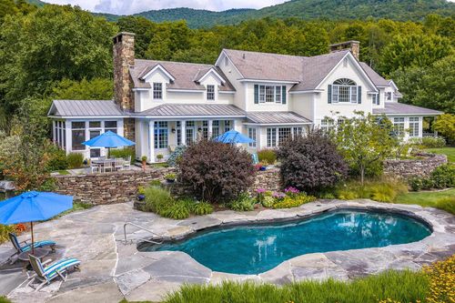 325 Twin Willows Ln, Dorset, VT, 05251-4437 | Card Image
