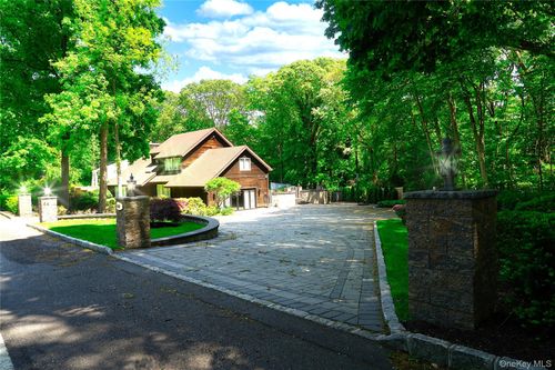 44 Warner Rd, Huntington, NY, 11743-5919 | Card Image