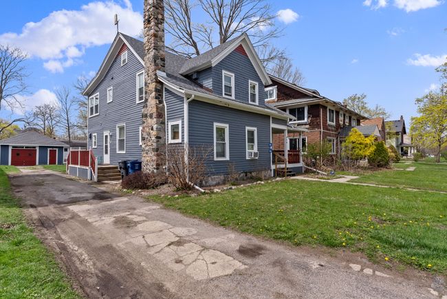 424 Crapo St, Home with 0 bedrooms, 4 bathrooms and 1 parking in Flint MI | Image 4