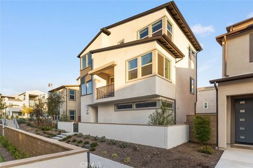 470 Lobata, Irvine, CA, 92618-5959 | Card Image
