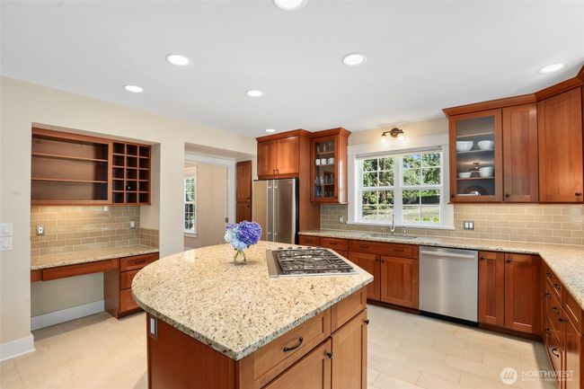 24537 Se 384 Th St, House other with 4 bedrooms, 4 bathrooms and 2 parking in Enumclaw WA | Image 6