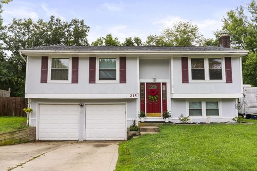 215 Greenlake St, Galloway, OH, 43119-9012 | Card Image