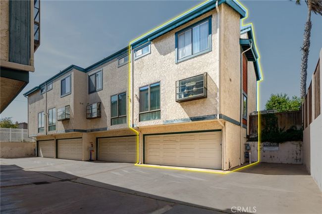 Property is an interior corner unit | Image 49