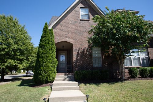 1103 S Mcmahan Dr, Gallatin, TN, 37066-6184 | Card Image