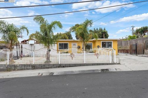 1078 Rachel Rd, San Pablo, CA, 94806-1221 | Card Image