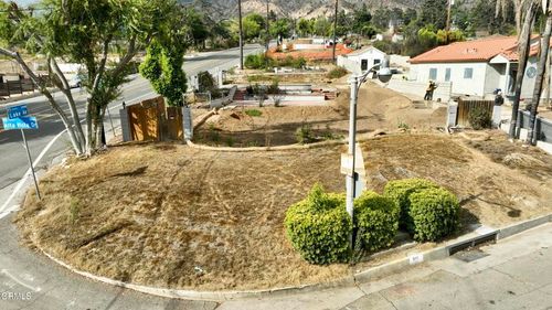 911 Alta Vista Dr, Altadena, CA, 91001-1736 | Card Image