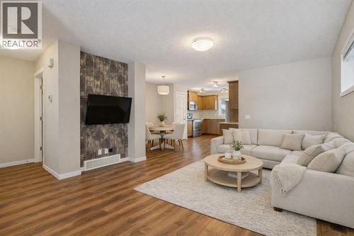 173 Willow Green, Cochrane, AB, T4C0Y9 | Card Image