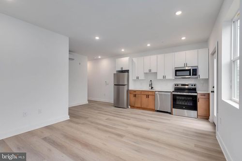 3-3962 Parrish St, Philadelphia, PA, 19104-4806 | Card Image