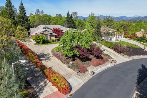 19565 San Vincente Dr, Redding, CA, 96003-7203 | Card Image