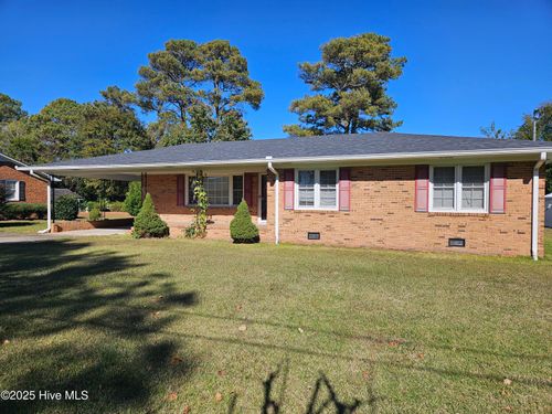 124 Kimberly Dr, Clinton, NC, 28328-4906 | Card Image