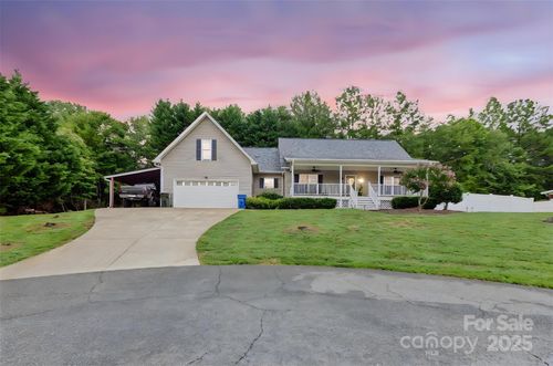 150 Marys Ln, Rutherfordton, NC, 28139-3200 | Card Image