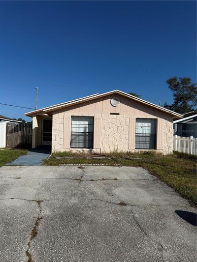 8234 Ravencroft Drive, House other with 3 bedrooms, 2 bathrooms and null parking in TAMPA FL | Image 1