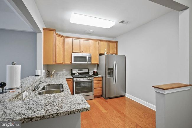 UNIT-201 - 9204 Charleston Dr, Condo with 2 bedrooms, 2 bathrooms and null parking in Manassas VA | Image 4