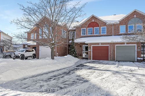 4596 Ogilvie Walk Crescent, Cyrville - Carson Grove - Pineview, ON, K1J1G6 | Card Image