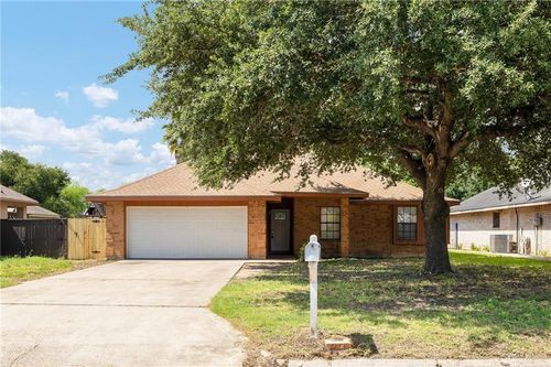 1913 E 24th St, Mission, TX, 78574-7930 | Card Image