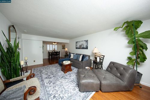 744 Palomino Dr, Pleasanton, CA, 94566-6816 | Card Image