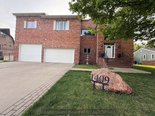 1409 S Harrison St, Grand Island, NE, 68803-6356 | Card Image