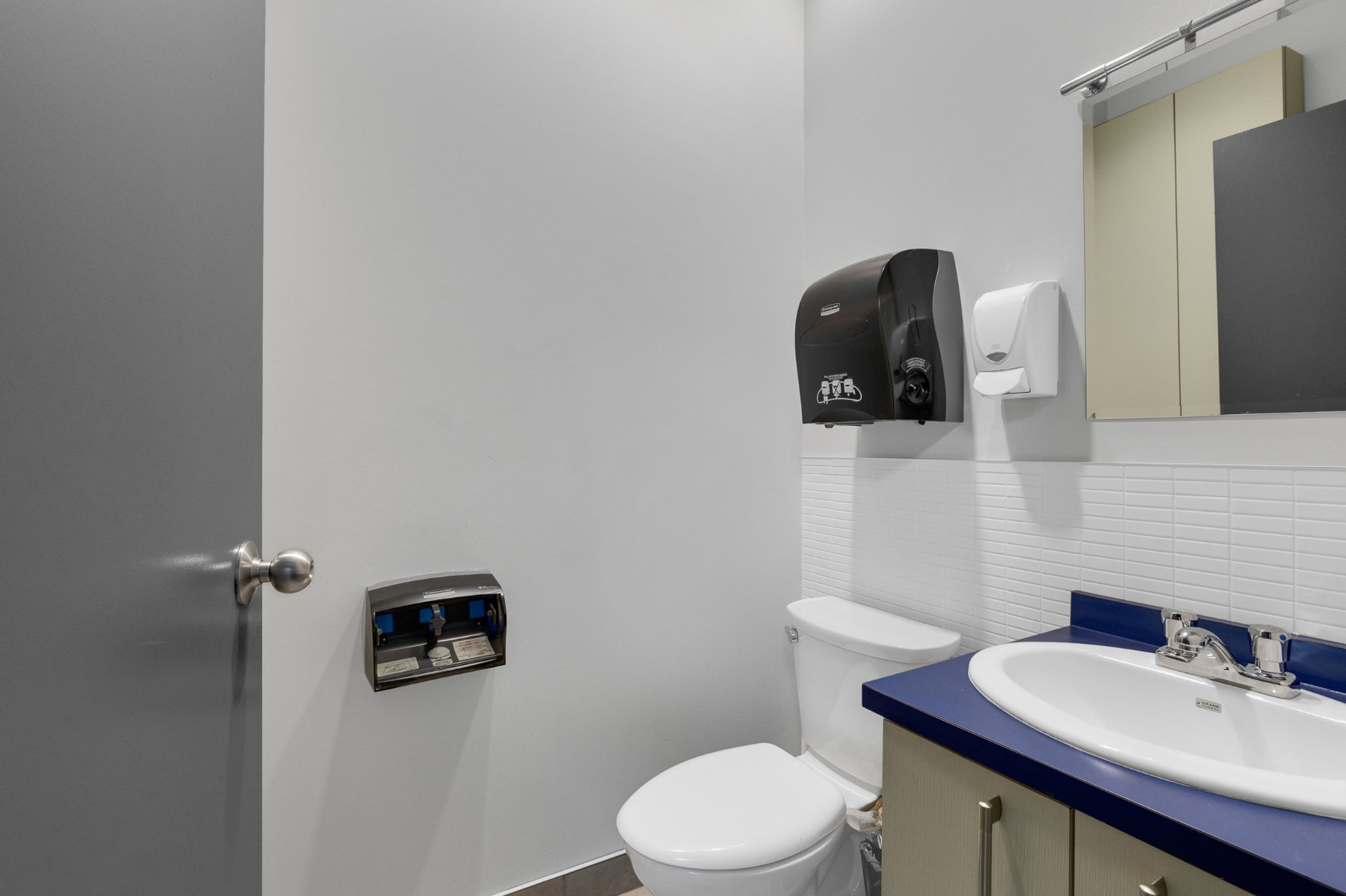 Commercial Lease in Pointe-Claire 2