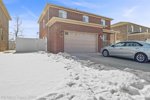 9957 Tuxedo St, Dearborn, MI, 48120-1634 | Card Image