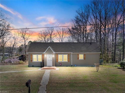 500 Pineywood Rd, Thomasville, NC, 27360-2749 | Card Image