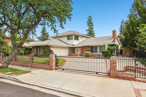 10856 Topeka Dr, Porter Ranch, CA, 91326-2359 | Card Image