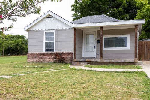 936 E Cantey St, Fort Worth, TX, 76104-6841 | Card Image