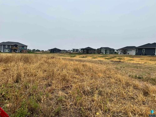 167 N Perry Ln Lane, Harrisburg, SD, 57032 | Card Image