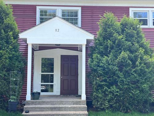 82 High St, Stratham, NH, 03885-2286 | Card Image