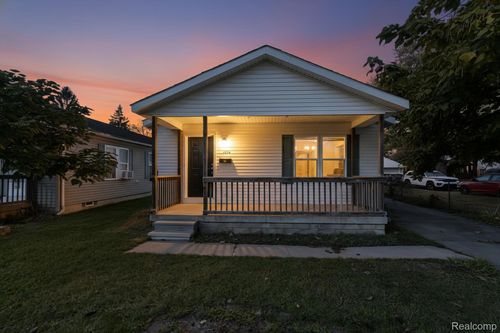 4004 Howe Rd, Wayne, MI, 48184-1830 | Card Image