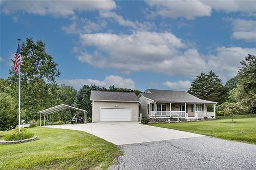 324 Deerfield Country Rd, Randleman, NC, 27317-8024 | Card Image