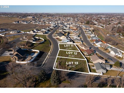 13-102 Sw Desert Sky Dr, Hermiston, OR, 97838-2493 | Card Image