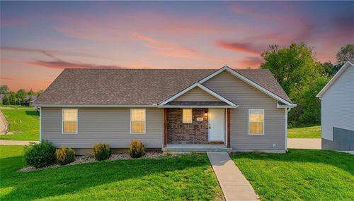 1221 Cherry St, Warrensburg, MO, 64093-7848 | Card Image