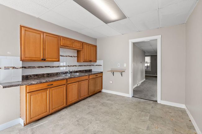 Lower level kitchen | Image 16