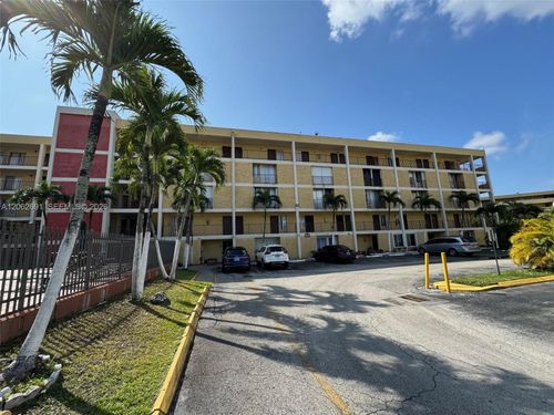 204-9240 Fontainebleau Blvd, Miami, FL, 33172-4238 | Card Image